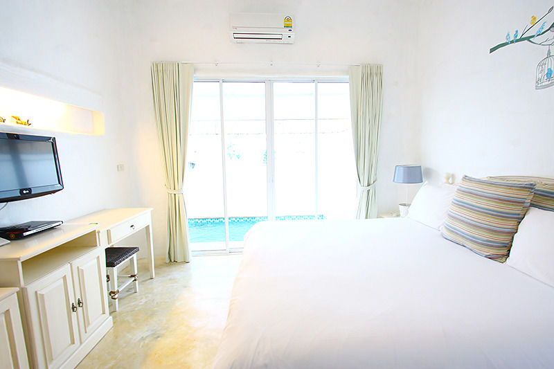 Costa Village Pool Villa Jomtien Beach Exterior photo